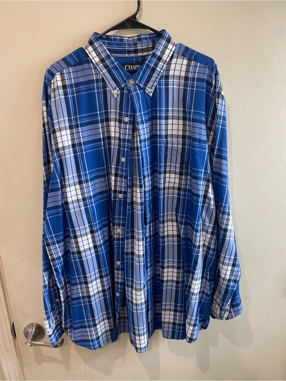 Chaps Men's Blue and White Plaid Button-Down Shirt
